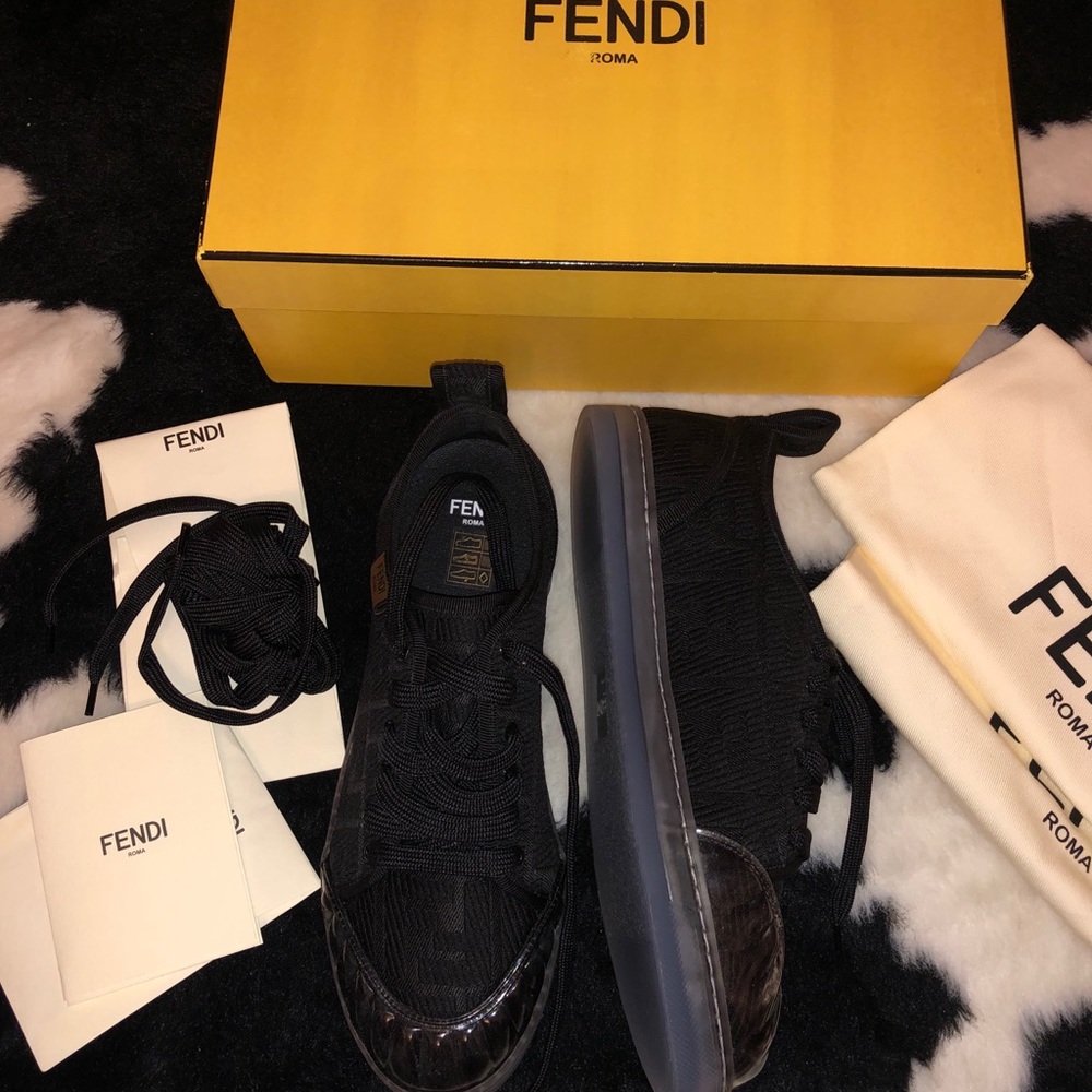 SOLD Promenade FF Logo Low-Top Sneakers